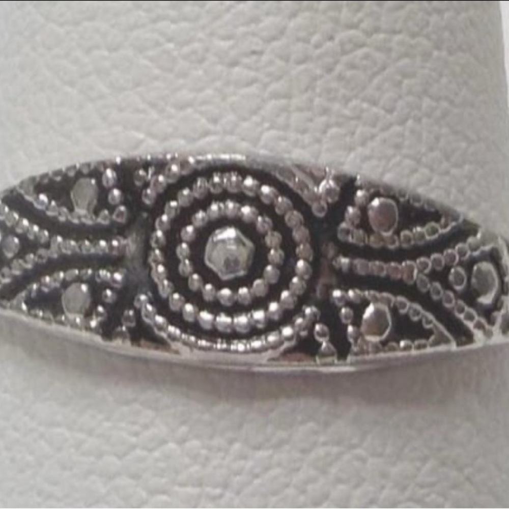 Vintage 1982, Avon Antiqued Pinky Ring. Size 5